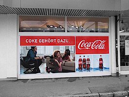 Schaufensterbeschriftung / Sichtschutz – Coca-Cola Beschriftungen Deggendorf